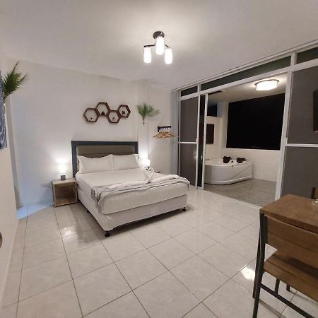 Bonsai Jacuzzi Suites 邦劳 外观 照片