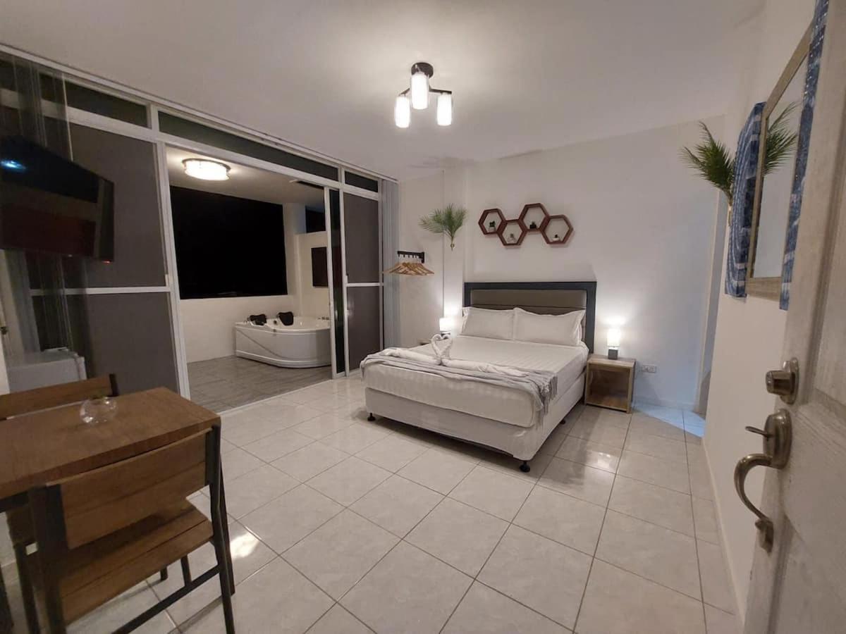 Bonsai Jacuzzi Suites 邦劳 外观 照片